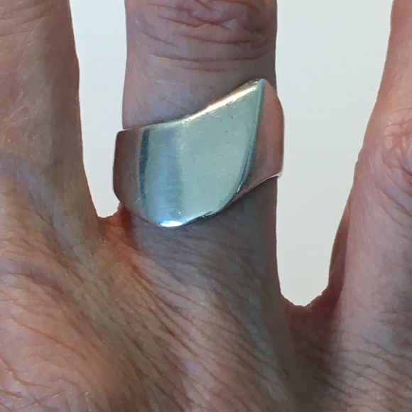 Sterling silver ring size 7 - Picture 2 of 6